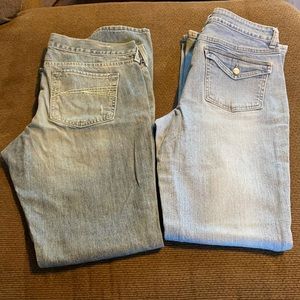 2 pair women’s jeans